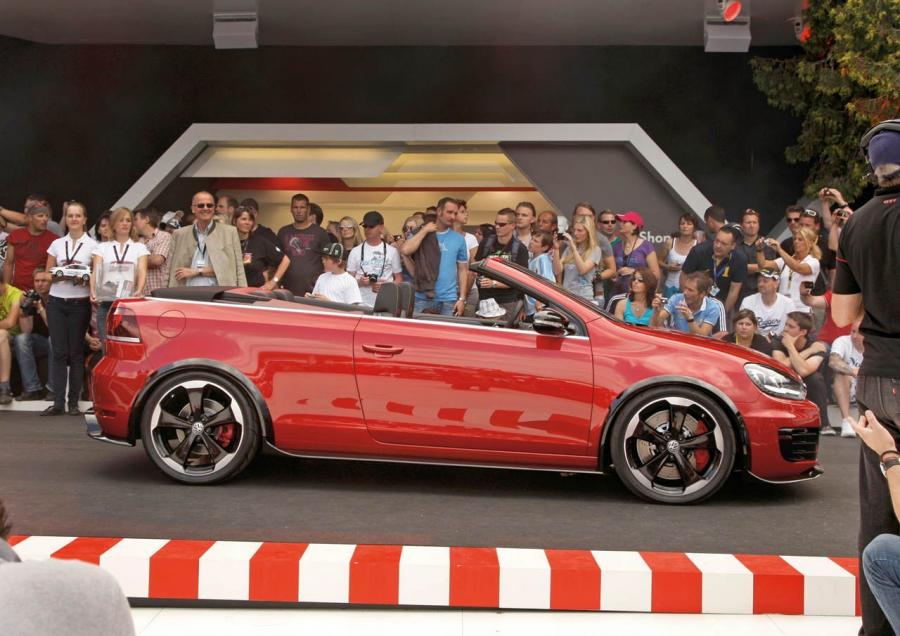  Volkswagen Golf GTi Cabriolet Concept 2011 года  (фото 2 из 5)